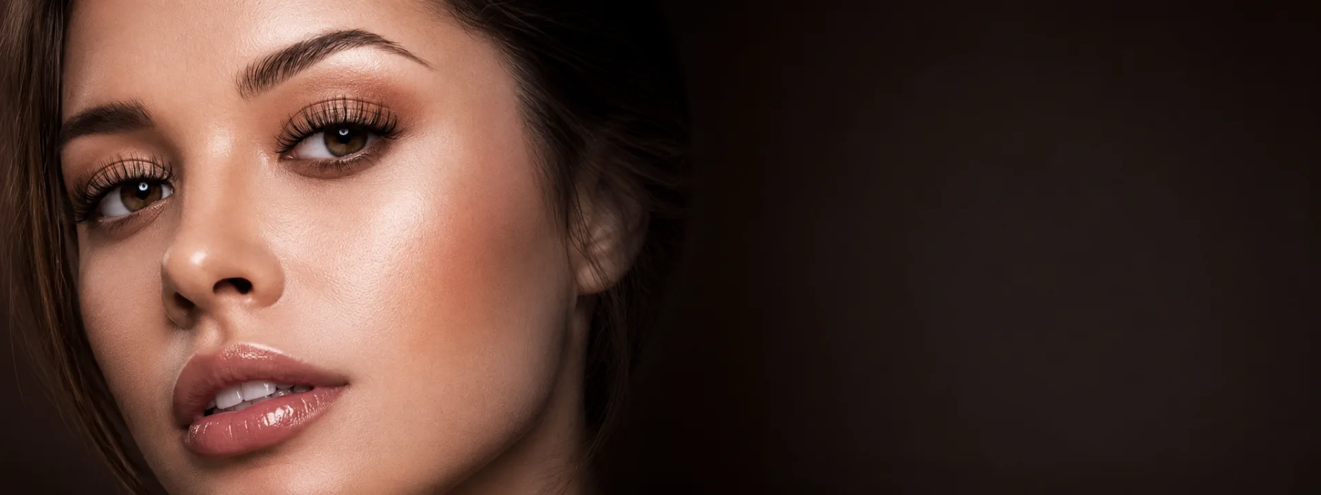 Professional eyelash model for private label eyelash manufacturing
